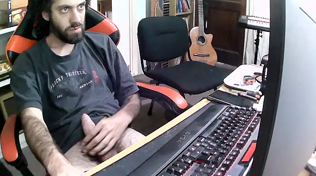 Snapshot of johnwood88 chatting on 02/17/25, 01:42 johnwood88 online show from 02/17/25, 01:42