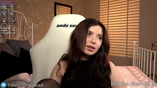 Hidden boobs online show from 12/20/24, 04:25