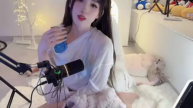 Unique-yiyi online show from 02/20/25, 04:25