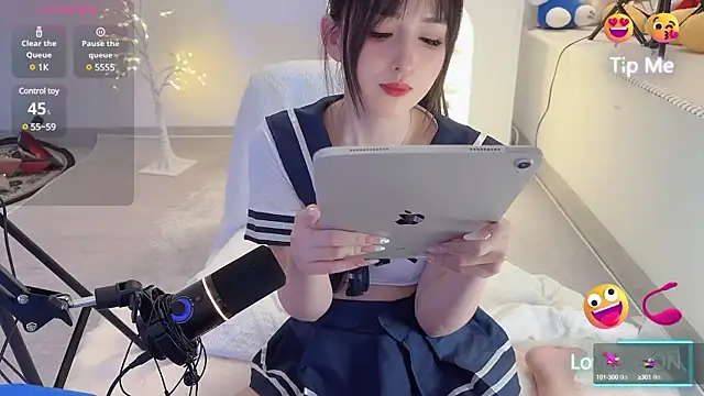 Unique-yiyi online show from 02/22/25, 10:31