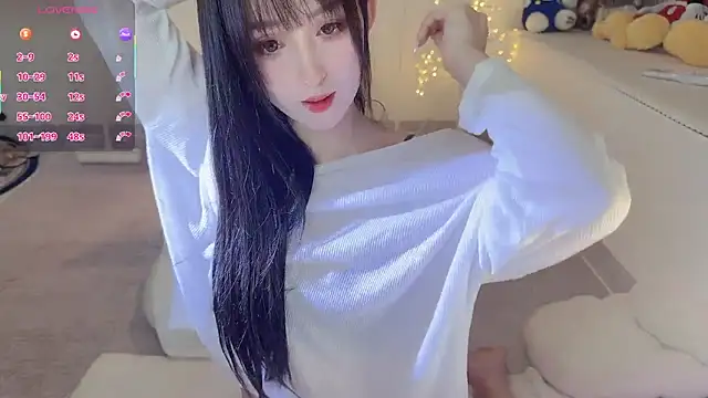 Unique-yiyi online show from 10/21/25, 04:30