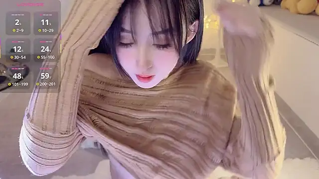 Unique-yiyi online show from 11/26/25, 02:40