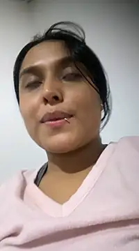 Snapshot of Sweet_xuee18 chatting on 01/31/25, 02:58 Sweet xuee18 online show from 01/31/25, 02:58