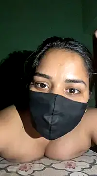 Snapshot of Black_Glow chatting on 12/04/24, 10:46 Black Glow online show from 12/04/24, 10:46