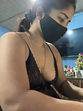 Snapshot of Black_Glow chatting on 01/22/25, 06:31 Black Glow online show from 01/22/25, 06:31