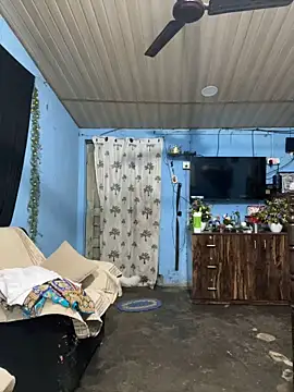 Snapshot of Black_Glow chatting on 01/27/25, 02:35 Black Glow online show from 01/27/25, 02:35