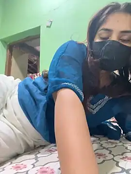 Snapshot of Black_Glow chatting on 02/13/25, 03:14 Black Glow online show from 02/13/25, 03:14