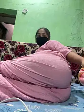 Snapshot of Black_Glow chatting on 03/18/25, 02:37 Black Glow online show from 03/18/25, 02:37