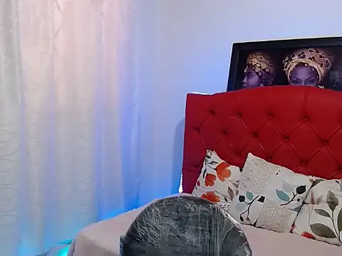 Snapshot of MISSANDRE4 chatting on 01/06/25, 05:06 MISSANDRE4 online show from 01/06/25, 05:06