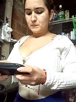 Snapshot of alexax0 chatting on 03/14/25, 01:37 alexax0 online show from 03/14/25, 01:37