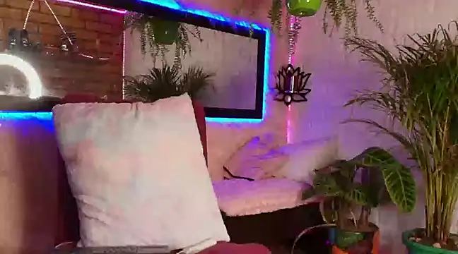 Snapshot of _mamush chatting on 03/05/25, 08:32  mamush online show from 03/05/25, 08:32