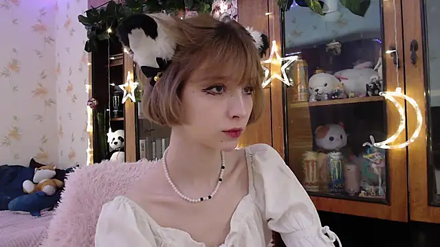 cloudgirrl online show from 03/01/25, 10:10