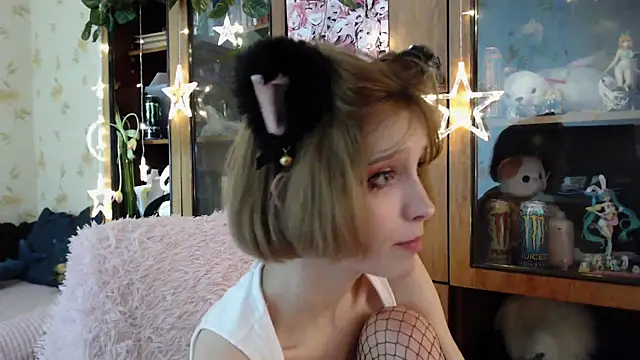 cloudgirrl online show from 03/16/25, 03:39