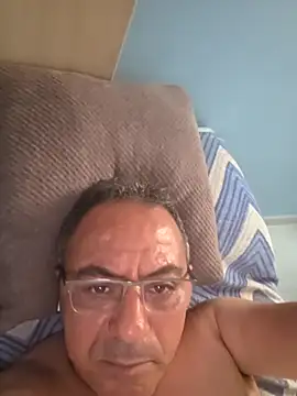 Snapshot of abdelhak33 chatting on 03/21/26, 06:44 abdelhak33 online show from 03/21/26, 06:44