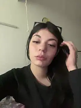 Snapshot of candycamiila chatting on 08/01/26, 08:02 candycamiila online show from 08/01/26, 08:02