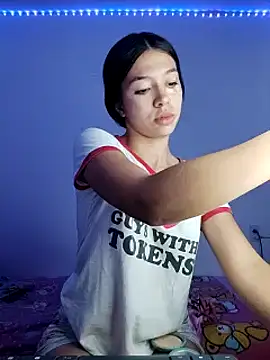 Aaliyah Salma online show from 03/11/25, 11:37