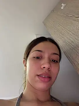 Snapshot of Aaliyah_Salma chatting on 08/08/26, 10:56 Aaliyah Salma online show from 08/08/26, 10:56
