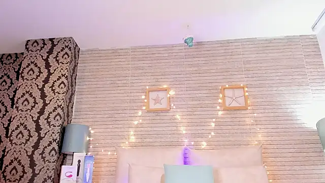 Snapshot of Catalinna_Thompson chatting on 02/02/25, 06:10 Catalinna Thompson online show from 02/02/25, 06:10