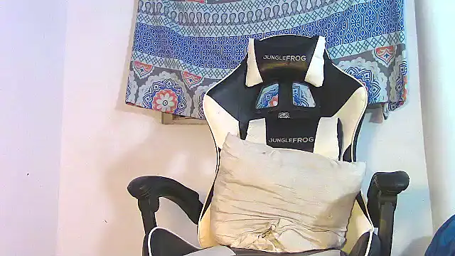 Amir mikelsen online show from 09/24/25, 03:21