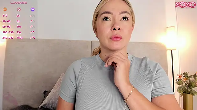 Saori newman online show from 11/18/25, 11:58