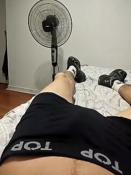 Snapshot of borisro chatting on 11/26/25, 03:18 borisro online show from 11/26/25, 03:18