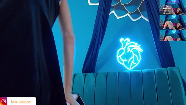 Lunamistyc online show from 10/25/25, 07:52