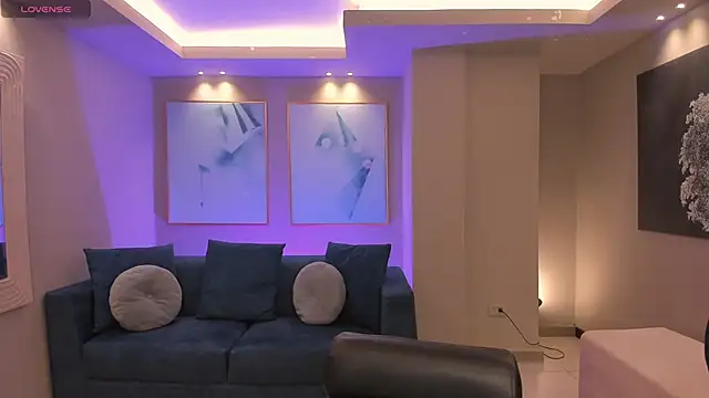 AlinaKravitz online show from 02/18/26, 12:23