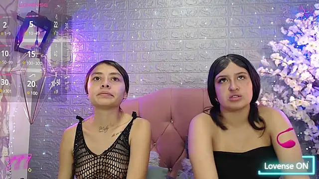  lesbi hard 69 online show from 06/18/26, 02:45