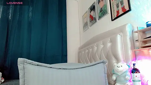 lunalovedoll  online show from 04/16/26, 09:26