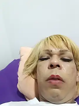 Snapshot of blondebitchlitle chatting on 02/13/25, 10:54 blondebitchlitle online show from 02/13/25, 10:54