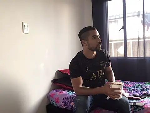 Snapshot of edu_fitness chatting on 12/14/24, 03:25 edu fitness online show from 12/14/24, 03:25