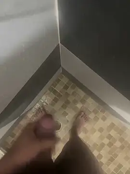 Snapshot of mylovetr1 chatting on 01/21/25, 04:32 mylovetr1 online show from 01/21/25, 04:32