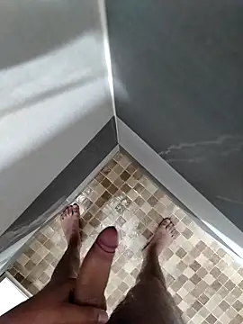 Snapshot of mylovetr1 chatting on 11/09/25, 06:33 mylovetr1 online show from 11/09/25, 06:33