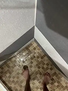 Snapshot of mylovetr1 chatting on 12/21/25, 11:45 mylovetr1 online show from 12/21/25, 11:45