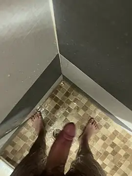 Snapshot of mylovetr1 chatting on 02/15/26, 11:23 mylovetr1 online show from 02/15/26, 11:23