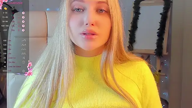 Evacadooo online show from 12/12/24, 06:03