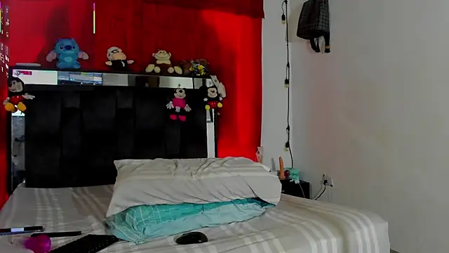 Snapshot of chloe_vasquez710 chatting on 02/13/25, 04:17 chloe vasquez710 online show from 02/13/25, 04:17