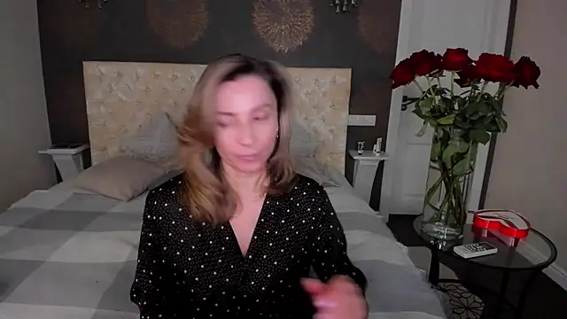 Snapshot of AllisonWilliams chatting on 02/19/26, 03:41 AllisonWilliams online show from 02/19/26, 03:41