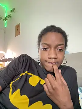 Snapshot of haineuseee chatting on 12/29/24, 10:01 haineuseee online show from 12/29/24, 10:01