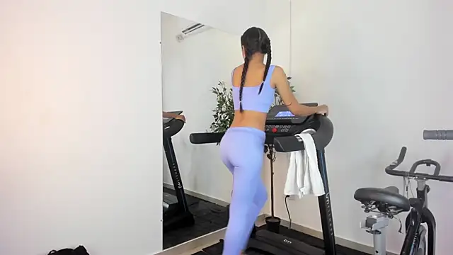 Snapshot of Jessi_powel chatting on 01/31/25, 01:02 Jessi powel online show from 01/31/25, 01:02