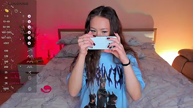 Snapshot of skinny_sissss chatting on 11/06/25, 11:11 skinny sissss online show from 11/06/25, 11:11