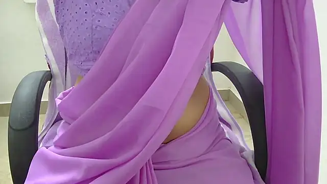 Snapshot of indian_anu_mallu chatting on 10/12/25, 03:38 indian anu mallu online show from 10/12/25, 03:38