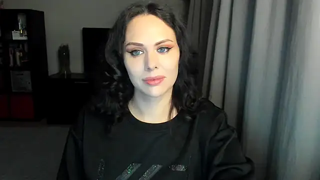 MollyCheiz online show from 12/14/24, 11:45