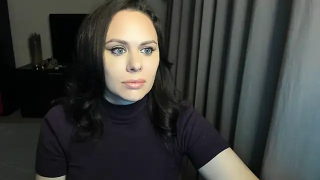 MollyCheiz online show from 10/28/25, 03:14