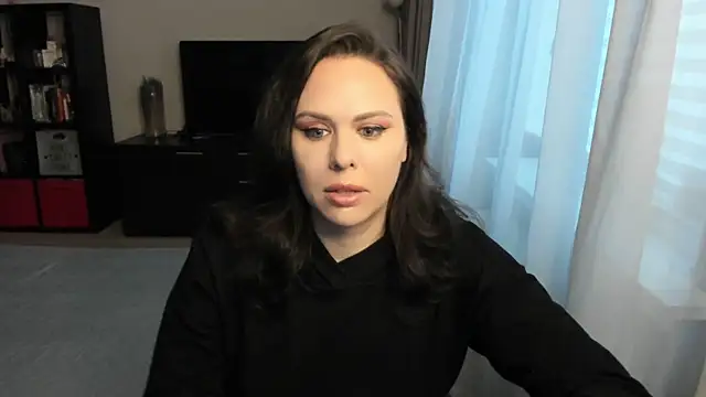 MollyCheiz online show from 11/11/25, 12:49