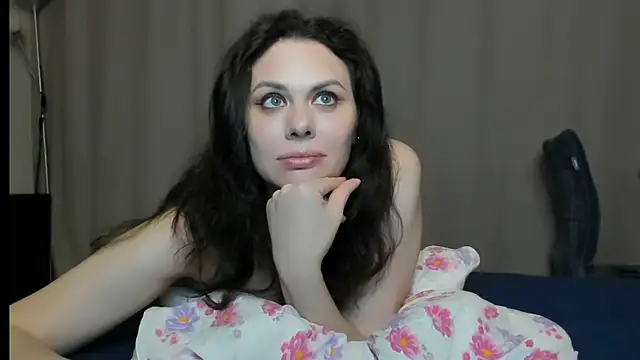 MollyCheiz online show from 07/06/26, 11:29
