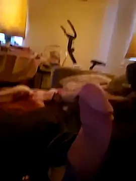 Snapshot of Osmon chatting on 11/18/25, 09:25 Osmon online show from 11/18/25, 09:25