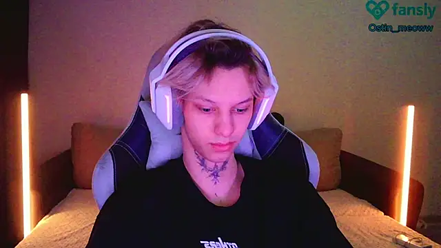 Ostin meow online show from 02/28/25, 01:25