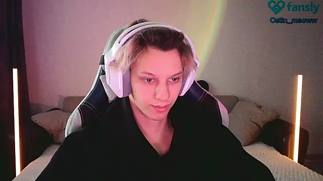 Ostin meow online show from 03/16/25, 12:44