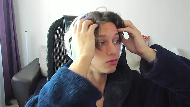 Ostin meow online show from 10/15/25, 07:41